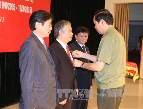 TTXVN và Bộ Công an: Giao lưu điển hình tiên tiến Công an nhân dân ảnh 3